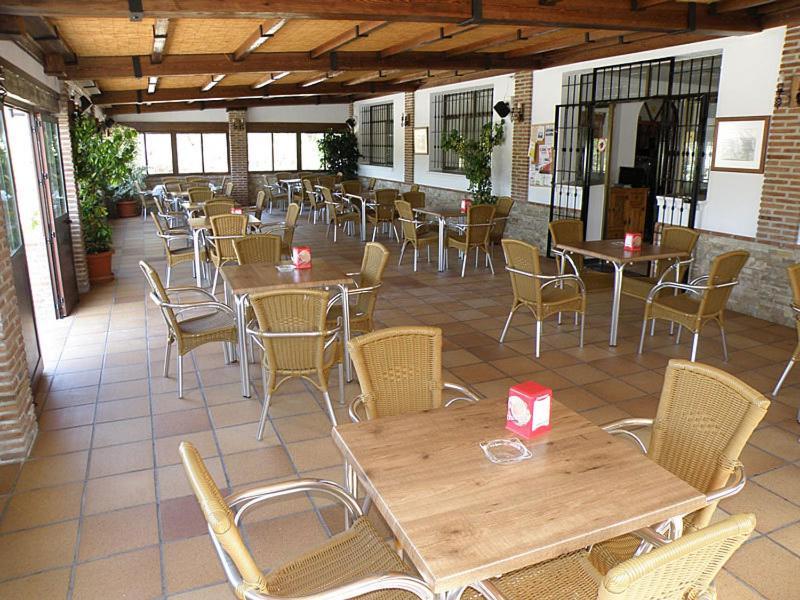 Hostal Las Acacias Los Canos De Meca Exteriér fotografie